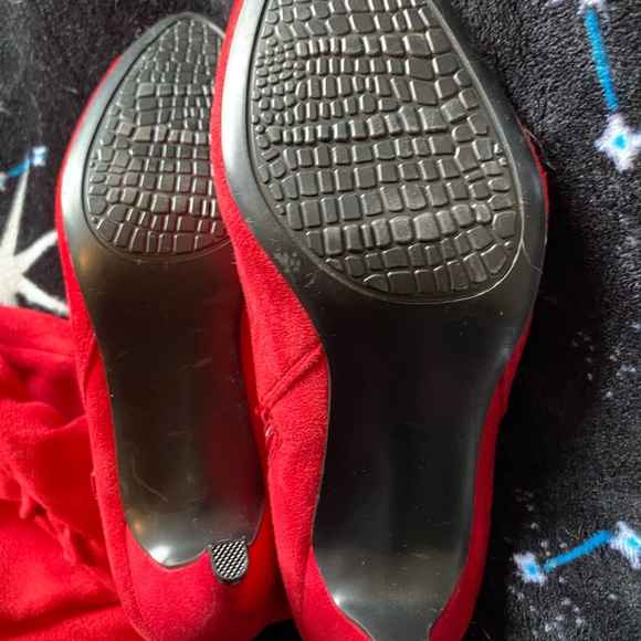 Sexy Red hot suede like high heel boot 👢 - Picture 3 of 5
